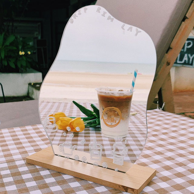 Drip Rim Lay คาเฟ่เล็กๆริมชายหาดหัวหิน