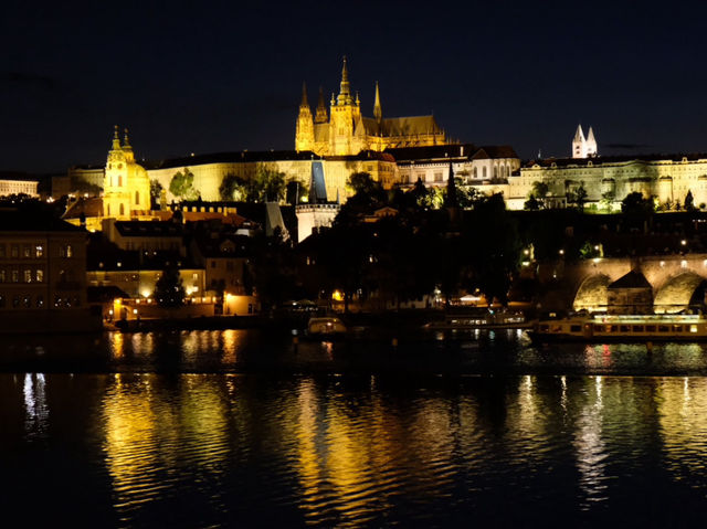 ปราสาทปราก (Prague Castle)