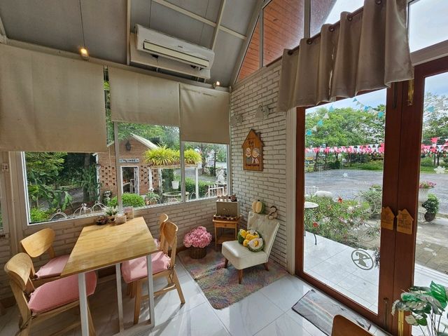 บ้านตากะยาย Cafe’ 
