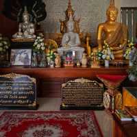 ไหว้ขอพรสมเด็จพระพุทธมหาจักรพรรดิศรีรัตนมงคล