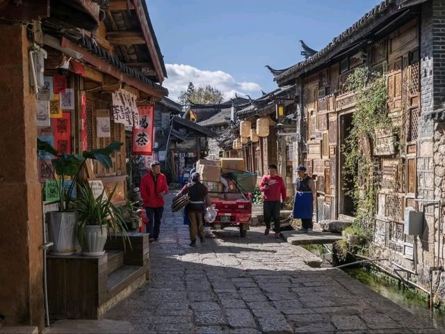 Strolling Through Shuhe Ancient Town