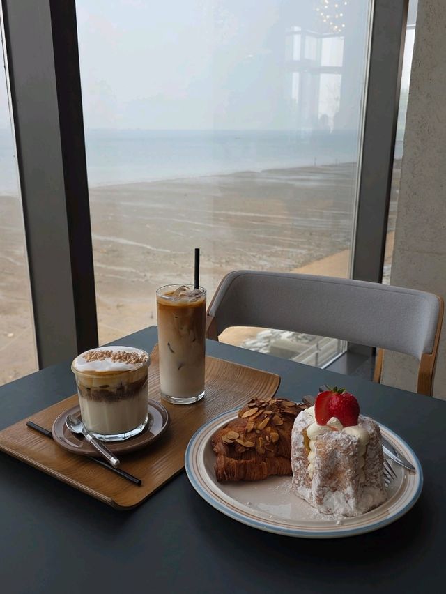 🥐통창으로 오션뷰 즐기는 대형 베이커리카페