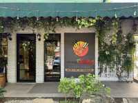 I visited this eatery 3 days in a row