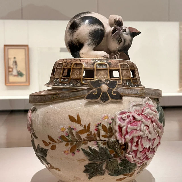 Yokohama | Adorable Porcelain Vases at the Yokohama Museum of Art! 🏺✨