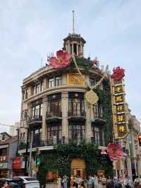 Nanjing Road Pedestrian Street: A Grand Architectural Stroll
