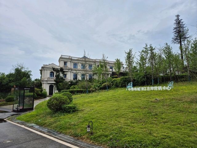 A Hidden Gem in Chengdu: The Sino-French Town 🇫🇷🏛️