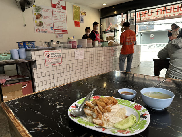 【Dan Chicken Rice（ダン・チキンライス）｜ニマンヘミンで見つけた絶品カオマンガイ】