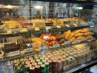 Tom n Toms Coffee – Sukhumvit 15, Bangkok: Cozy 24‑Hour Korean Café