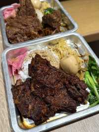 This Dongbei Braised Meat Stall at NEX Serves 400g Pork Sets from $6.90