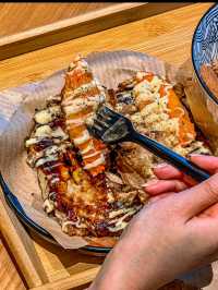 Crab Stick or Eel? This Japanese Street Food Spot in Guangzhou Has Next-Level Okonomiyaki!