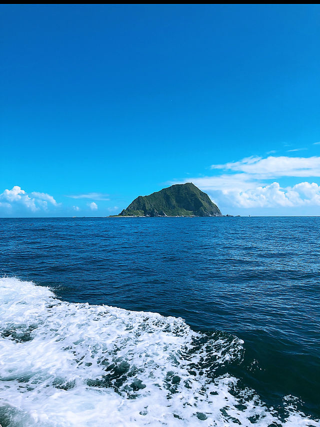 🌊 海上綠寶石的奇遇｜走一趟夏日限定的基隆嶼登島之旅