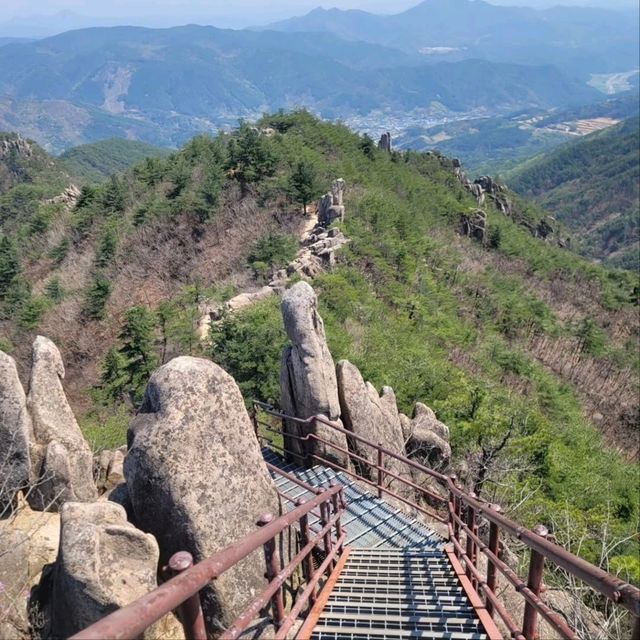 Rocky Trails & Temple Feels at Gayasan’s 
