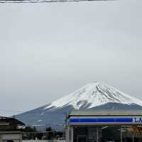 🏞️「鏡湖奇蹟！一睹逆富士壯景：富士河口湖的震撼登場」