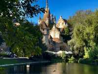 🏰【沃伊達奇城堡全攻略】城市公園裡的童話秘境｜匈牙利建築縮影 × 隱藏展廳 × 夜景拍攝秘笈