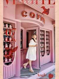 【タイ🩷超可愛い💕ピンクのカフェ】📍 The Cassette Coffee Bar (ザカセットコーヒー バー)