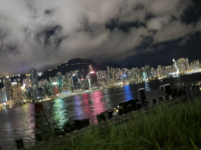充滿驚喜嘅餐廳，仲有可以望晒香港最靚嘅景色