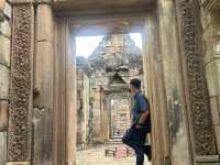 มนต์เสน่ห์ขอมโบราณกลางทุ่งอีสานใต้