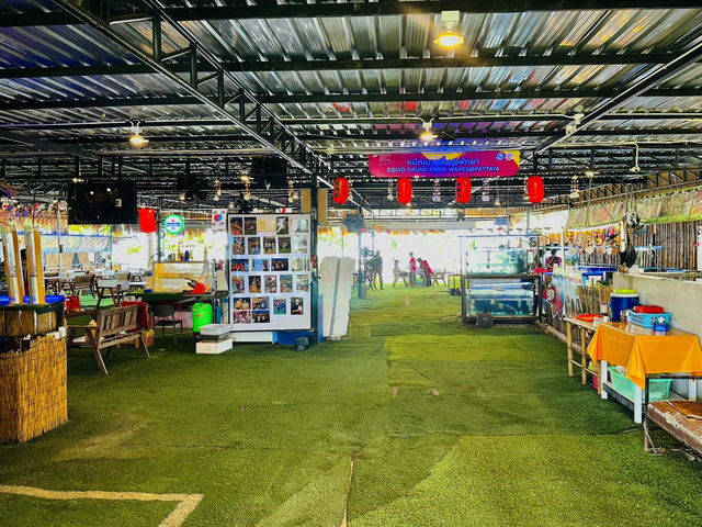 ร้านอาหารหมึกเมาคลื่น หาดกระทิงลาย