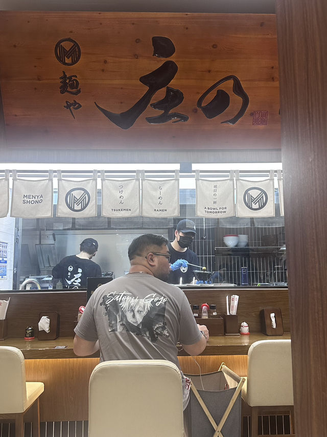 🍜 這碗拉麵，值得飛一趟上海。