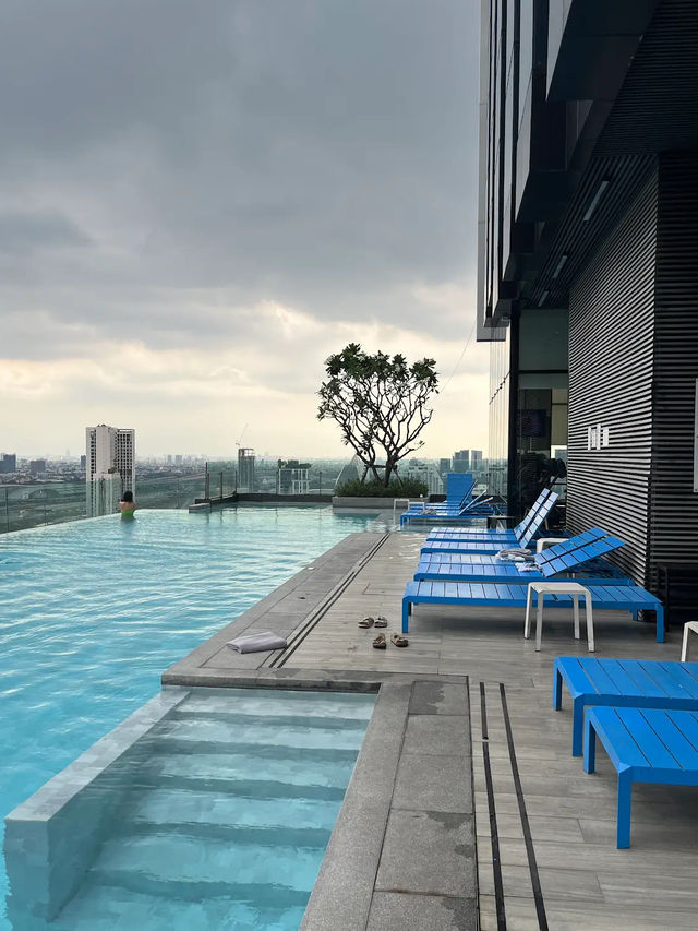 The Quarter Ari, City Buzz Finds Balance