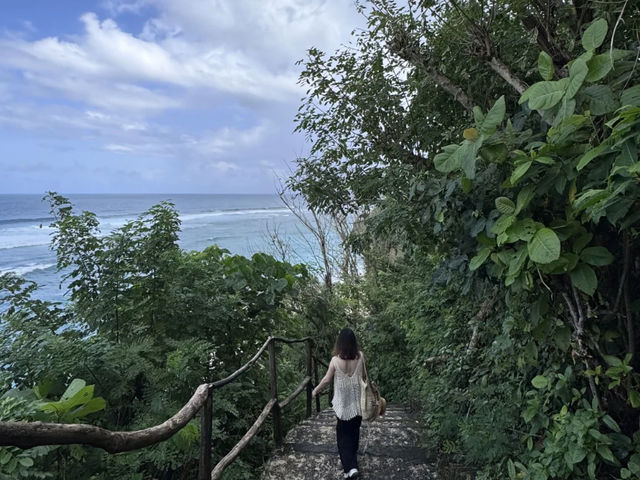 Discover Gunung Payung: Uluwatu's Hidden Gem! 🌊🏖️