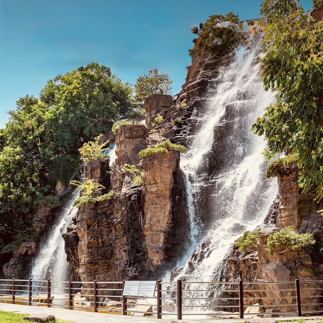 Ayang Waterfall: Daegu’s Urban Oasis – A Solo Traveler’s Refreshing Escape"** 🌊🏙️  