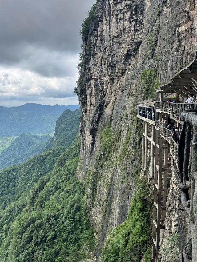 Heaven’s Gate: The Majestic Arch of Tianmen Mountain