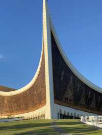 Sacred Splendor: Unveiling the Grand Mosque of West Sumatra