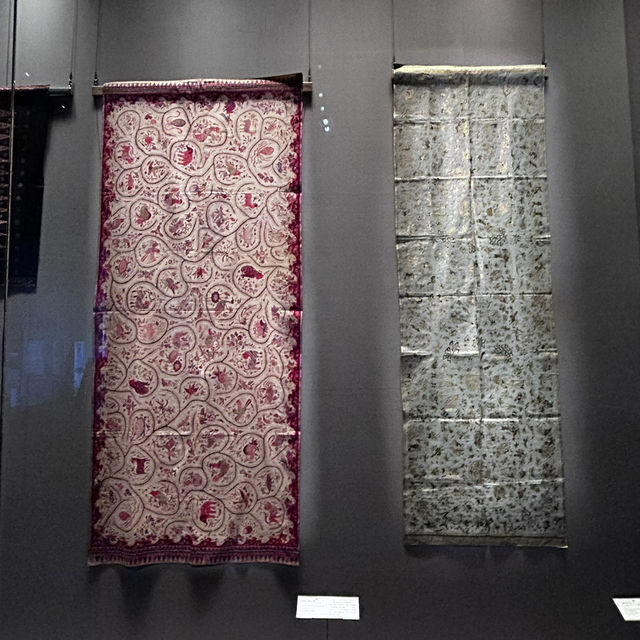 A Tapestry of Tales: Indian Miniatures & Asian Textiles 🎨🧵 