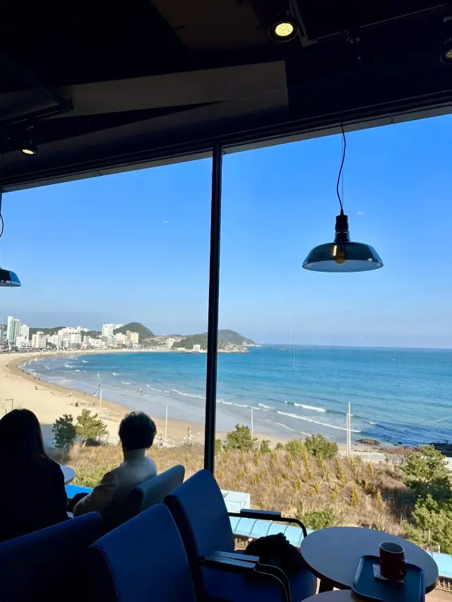 波の音とコーヒーの香り、ソンジョンホリス。