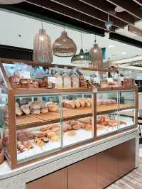 The Café: Elegant Coffee Spot with Irresistible Bakery Treats