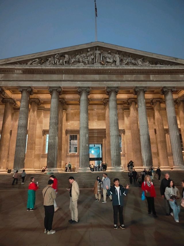 Flow and Crowd: A Visit to the British Museum