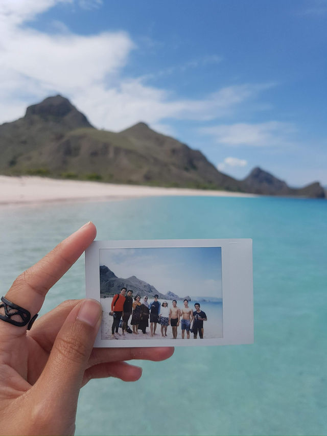 Bikin gamau pulang pink beach pulau komodo 💛