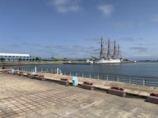 Romantic Love Destination: Sweet Moments at Kaiwomaru Park