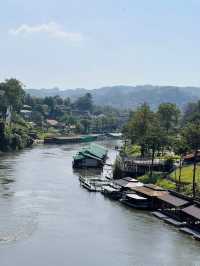 นั่งรถไฟเที่ยวเส้นทางรถไฟสายมรณะ จ.กาญจนบุรี