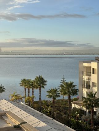 💙 โรงแรม Mövenpick Hotel du Lac Tunis พร้อมวิวทะเลสาบอันงดงาม 🌊