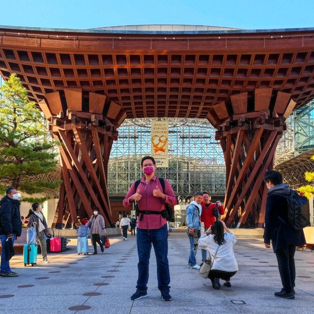 Massive Wooden gate to Kanazawa! 