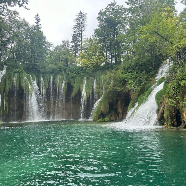 📍Plitvice Lakes National Park, Croatia 🇭🇷