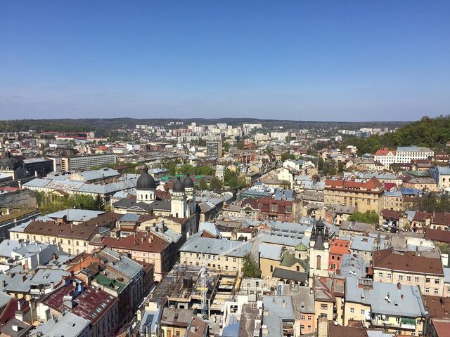 Enchanting Lviv: Ukraine's Cultural Gem 🏰🎻