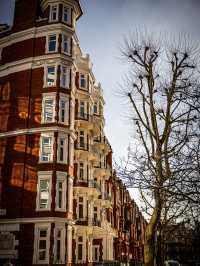 Riverside Revival: A London Spring Escape 🌿
