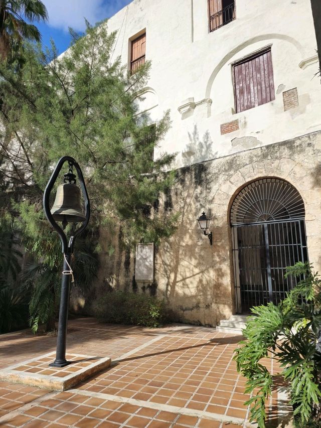 해외여행 하바나의 작은 교회 San Nicolás de Mira Greek Orthodox Cathedral