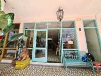 “Peranakan Charm: Insta-Worthy Boutique with Warm Service”