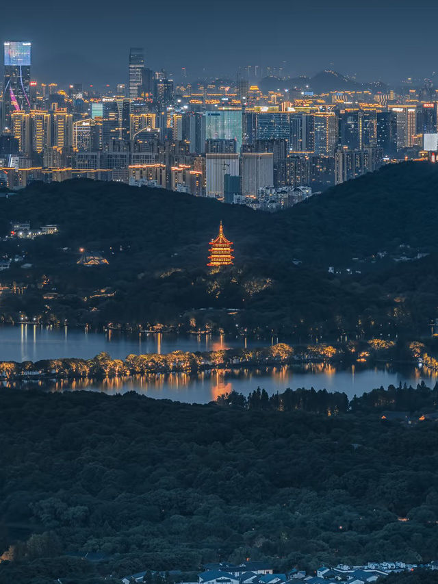 Hangzhou: Heaven on Earth by West Lake