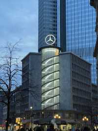 🌃✨ Frankfurt am Main at Night – Where Skyscrapers Shine and History Whispers 🌉🌟 