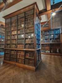 📚 Pages of Time — A Quiet Encounter with History at Reynolds Library