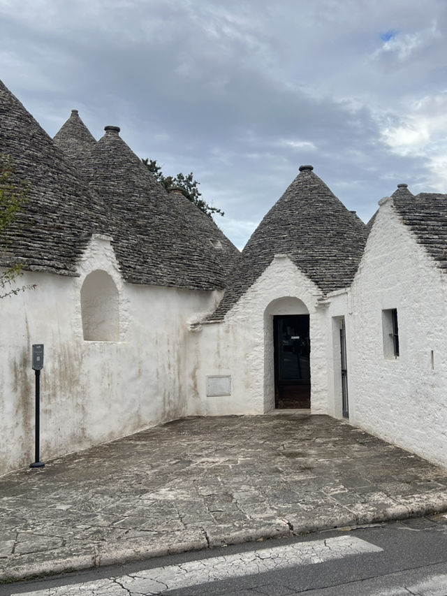 終於嚟到南意大利Bari-Alberobello（蘑菇村）