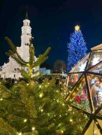 Kaunas Christmas Spirit: Golden Art Deco Glow