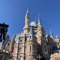 เที่ยว Disneyland เซี่ยงไฮ้ เจอตัวการ์ตูนในดวงใจ 