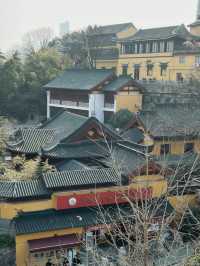 南京旅遊｜登明城牆，左瞰雞鳴寺右觀玄武湖