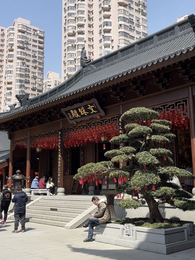 為什麼上海失業的人喜歡跑來玉佛寺? 為什麼上海失業的人喜歡跑來玉佛寺?